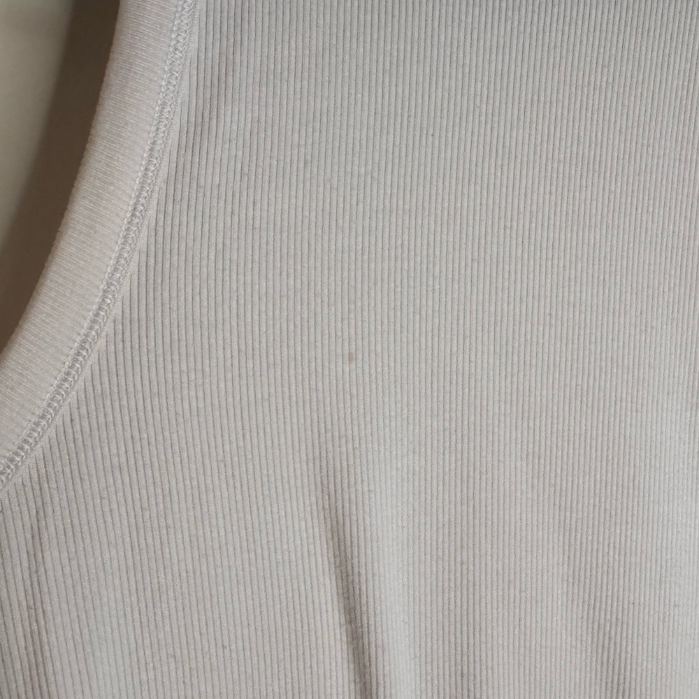 Lululemon White Ribbed Tank Top - Measurements Included - Picture 6 of 6